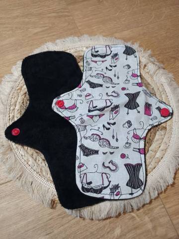 Serviette hyginique lavable rutilisable Lingerie noir et rose 