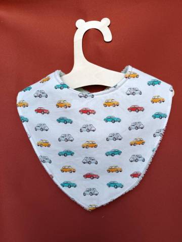 Bavoir bb personnalis Petites voitures rouge jaune bleu 