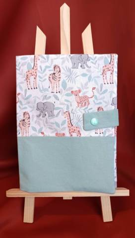 Protge carnet de sant personnalis Girafes lphant bleu