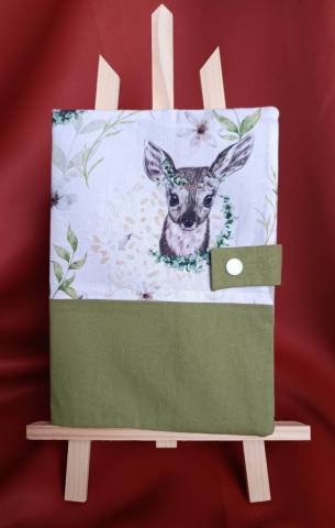Protge carnet de sant personnalis biche nature vert
