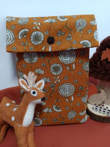Pochette  livr marron / Lgret d'automne 